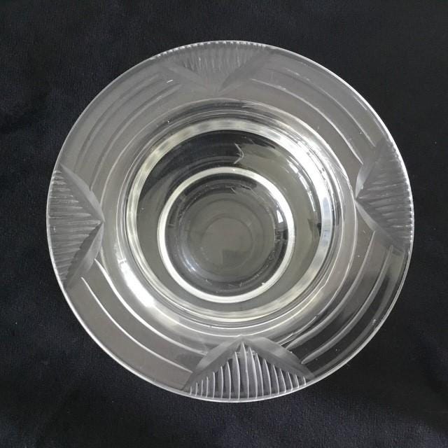Stuart Crystal ash tray, small with art deco style, Stuart etching is on the edge