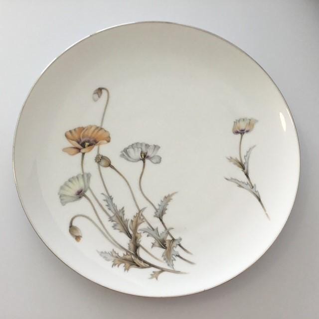 Yamaka Large Plate with Orange and White Poppies, 27cm wide with silver edging and curved side