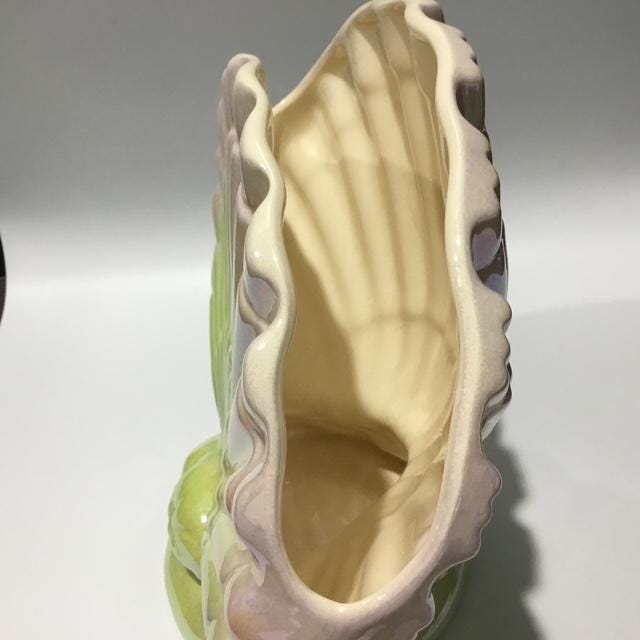 Lustreware Australian pottery shell fan, scallop shape, pattern 811, 21cm high