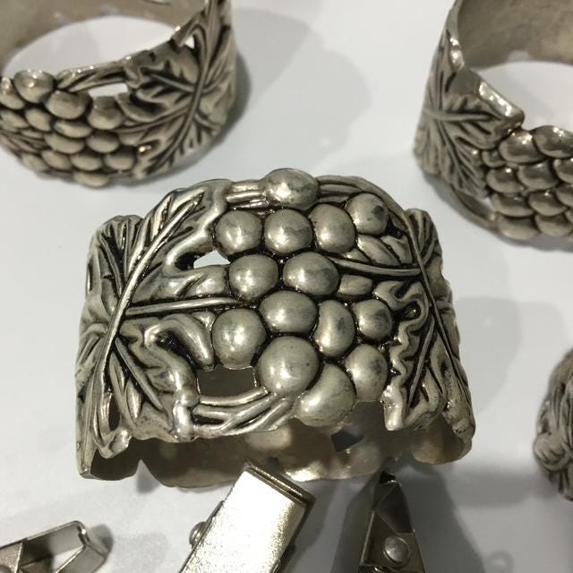 Vintage Godinger Silver Plated Grape Napkin Rings Set of 8 with 4 Tablecloth Weights, 1980s Tableware