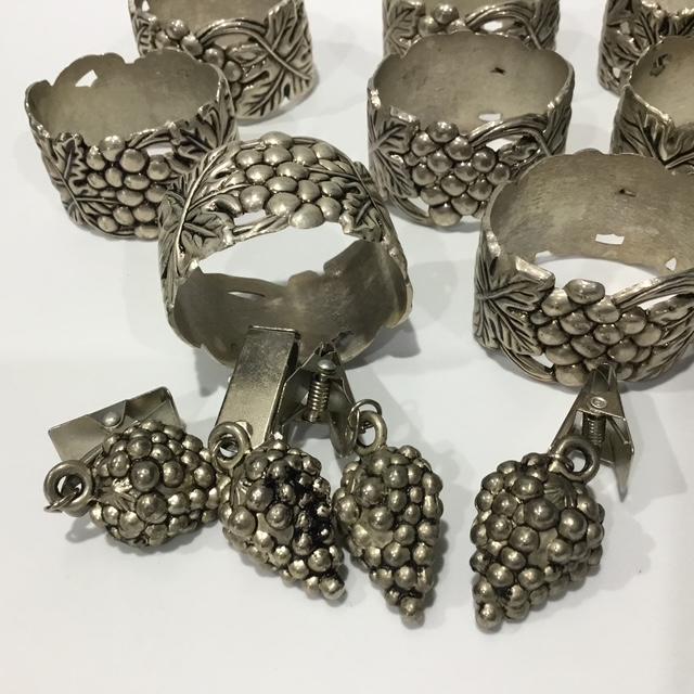 Vintage Godinger Silver Plated Grape Napkin Rings Set of 8 with 4 Tablecloth Weights, 1980s Tableware
